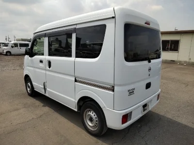 NISSAN CLIPPER VAN