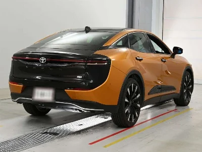 TOYOTA CROWN CROSSOVER