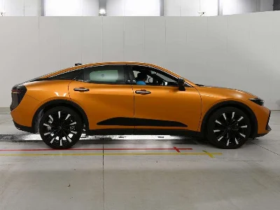 TOYOTA CROWN CROSSOVER