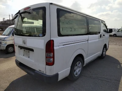 TOYOTA REGIUS ACE VAN