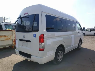 TOYOTA HIACE