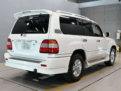 TOYOTA LAND CRUISER