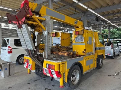 MITSUBISHI CANTER