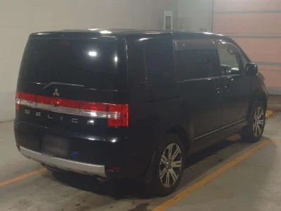 MITSUBISHI DELICA D5