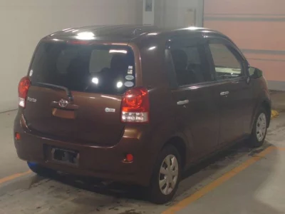 TOYOTA PORTE