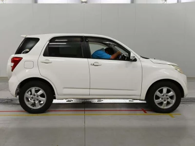 TOYOTA RUSH