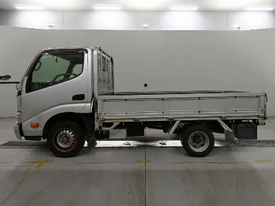 TOYOTA DYNA