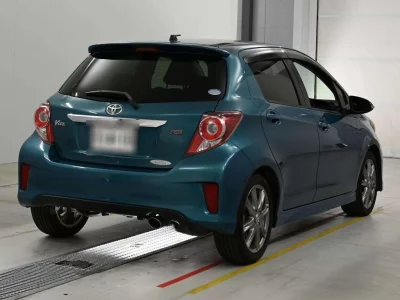 TOYOTA VITZ