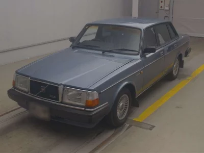 VOLVO 240