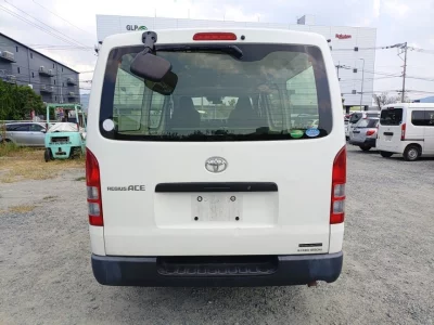 TOYOTA REGIUS ACE VAN