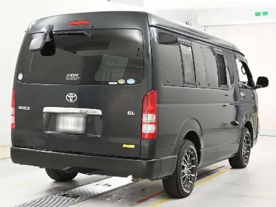 TOYOTA HIACE