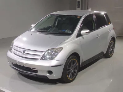 TOYOTA IST