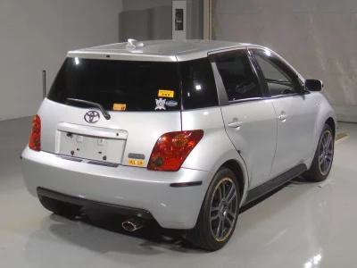 TOYOTA IST