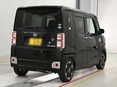DAIHATSU WAKE