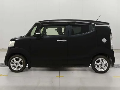 HONDA N BOX SLASH