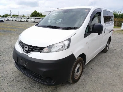 NISSAN NV200