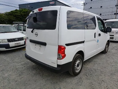 NISSAN NV200
