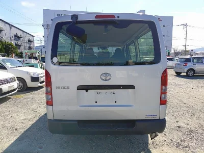 TOYOTA HIACE VAN