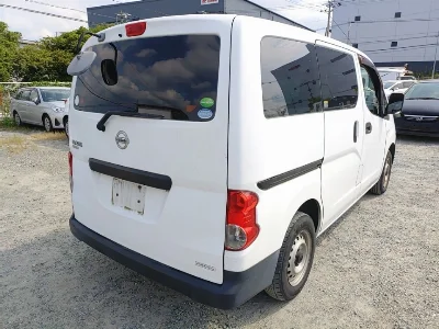 NISSAN NV200