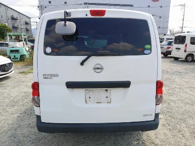 NISSAN NV200