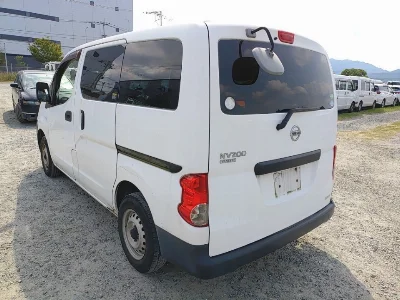 NISSAN NV200