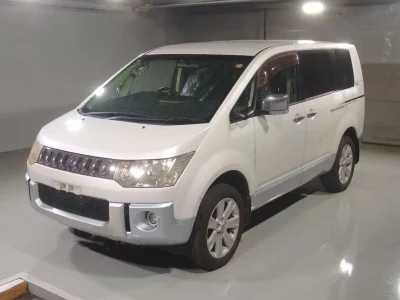 MITSUBISHI DELICA D5