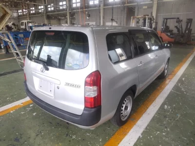 TOYOTA SUCCEED