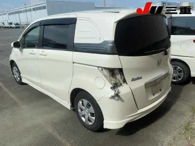 HONDA FREED SPIKE