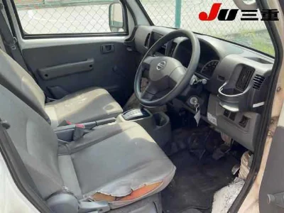 NISSAN CLIPPER VAN