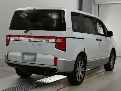 MITSUBISHI DELICA D5
