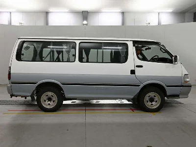 TOYOTA HIACE