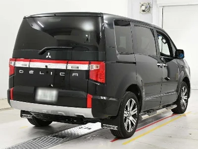 MITSUBISHI DELICA D5