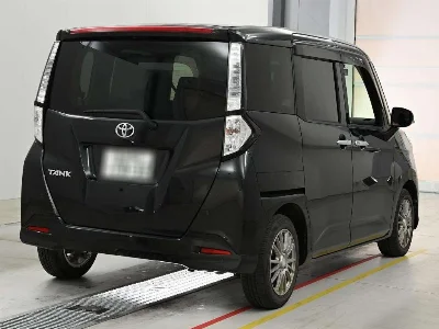 TOYOTA TANK