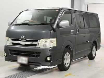 TOYOTA REGIUS VAN