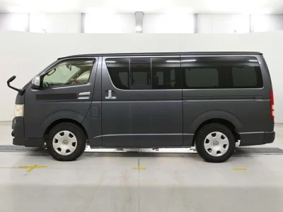 TOYOTA REGIUS VAN