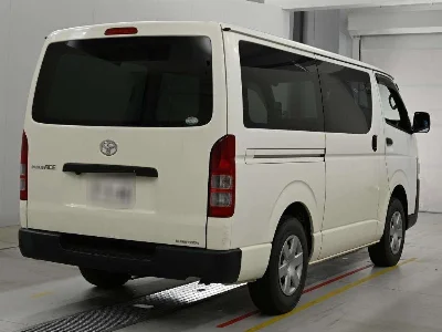 TOYOTA REGIUS VAN