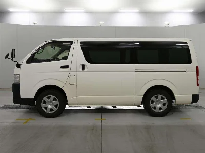 TOYOTA REGIUS VAN