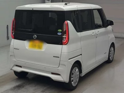 NISSAN ROOX