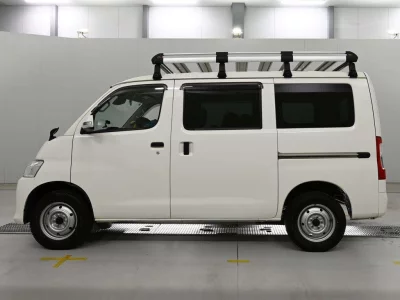 MAZDA BONGO VAN