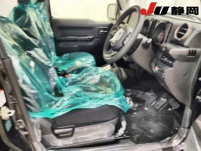 SUZUKI JIMNY NOMADE