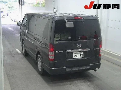 TOYOTA HIACE VAN