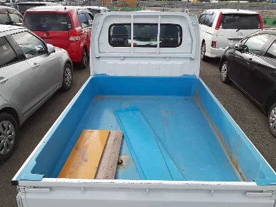 NISSAN CLIPPER TRUCK