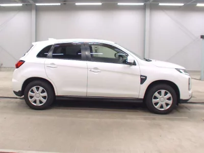 MITSUBISHI RVR