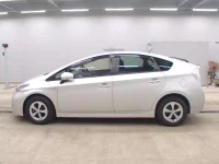 Цена авто Toyota Prius с аукционов Японии, номер кузова ZVW30, пробег 70 000, оценка 8