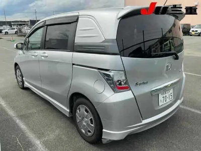 HONDA FREED SPIKE