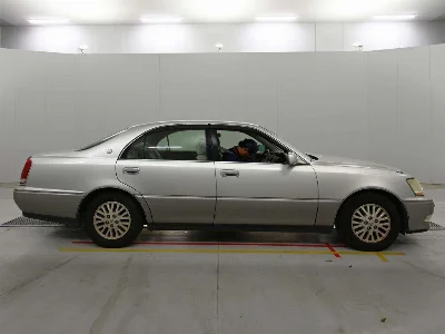TOYOTA CROWN MAJESTA