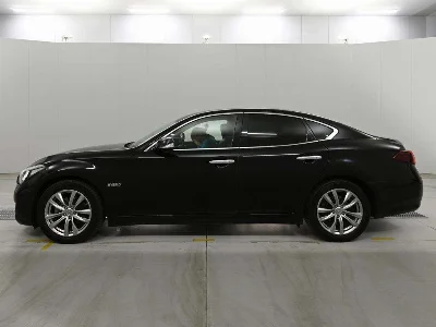 NISSAN FUGA