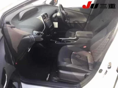 TOYOTA PRIUS PHV