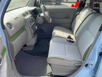 TOYOTA PIXIS SPACE