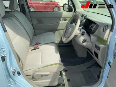 TOYOTA PIXIS SPACE